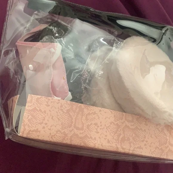 Alexis bendel fashion mask pouch .pink - Picture 3 of 6